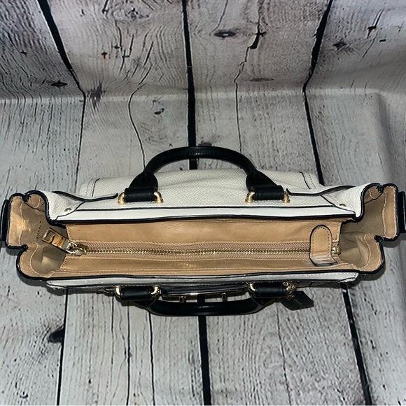 ✅SOLD✅ Vintage Y2K Coach Swagger 27 Leather Crossbody Handbag (Model 34417) - Picture 8 of 17